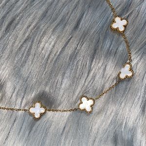 Choker- White and Gold Fashion Necklace